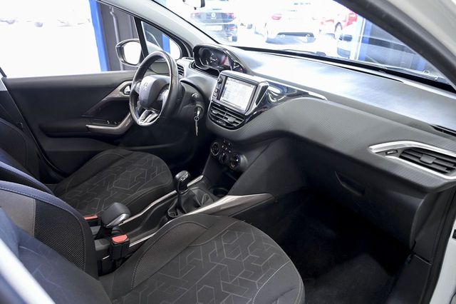 Peugeot 2008   Active 1.2L PureTech 110 SS 