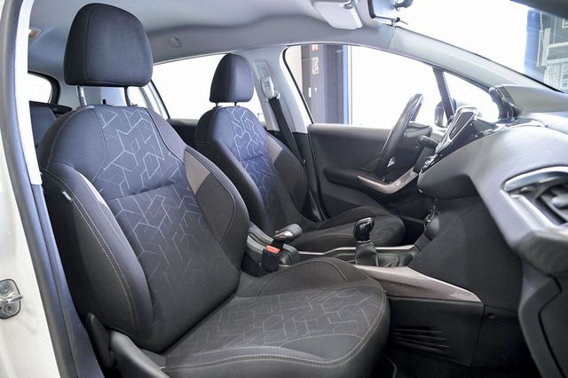 Peugeot 2008   Active 1.2L PureTech 110 SS 