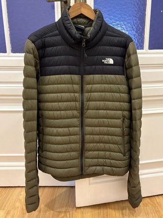 Chaqueta North Face negra y verde oliva