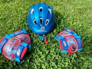 Pack niño: Casco, rodilleras y coderas Spiderman
