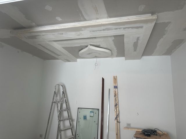 Servicios de Pladur y baldosas y Electricidad 