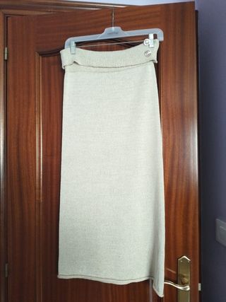 Falda midi beige de hilo