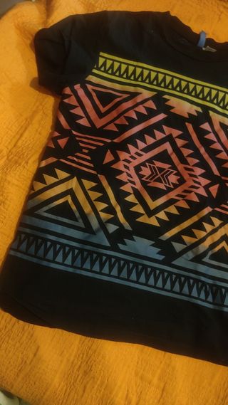Camiseta H&M étnica multicolor