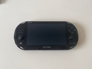 PS Vita + funda + juegos