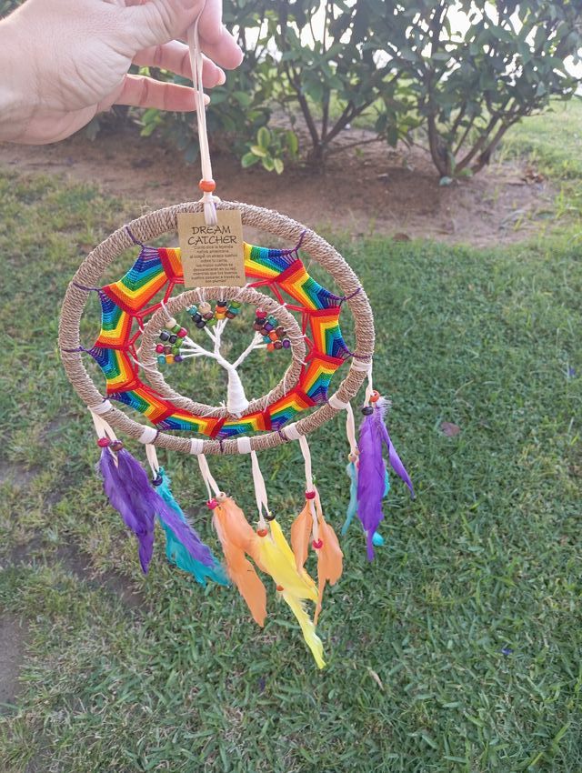Atrapasueños artesanal arcoiris