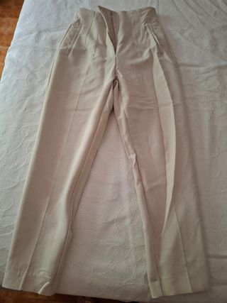 Pantalones Zara beige talla S