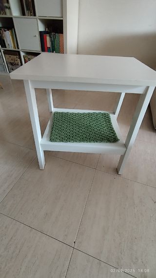 2 Mesitas auxiliares blancas de madera