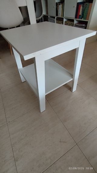 2 Mesitas auxiliares blancas de madera