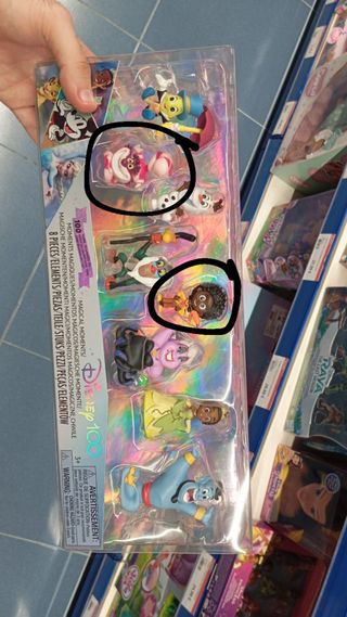 Se venden o se cambian figuras de Disney 100
