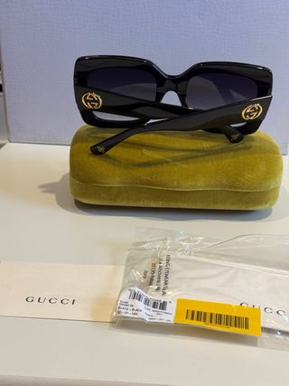 Gafas Gucci - Negras y Doradas