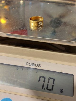 Anillo oro 18k con diamante.