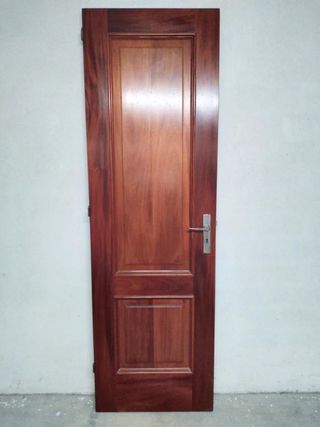Puerta interior madera maciza