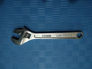 Llave inglesa Lux-Tools 250mm