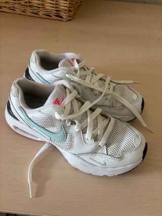 Zapatillas Nike originales blancas y verde agua