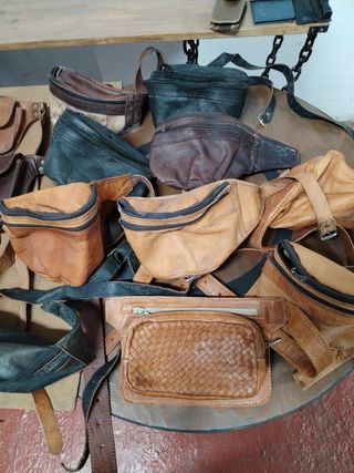 Bolsos bandolera y riñonera piel - 27 unidades