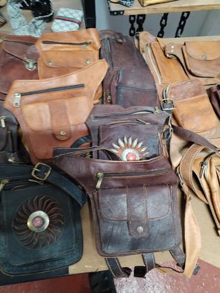 Bolsos bandolera y riñonera piel - 27 unidades