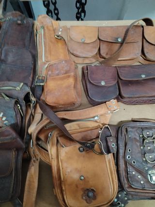 Bolsos bandolera y riñonera piel - 27 unidades