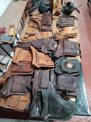 Bolsos bandolera y riñonera piel - 27 unidades
