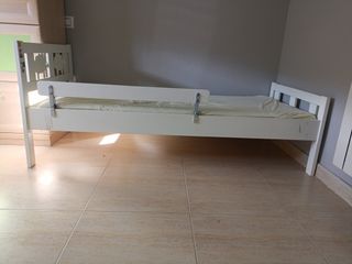Cama infantil Ikea con barreras