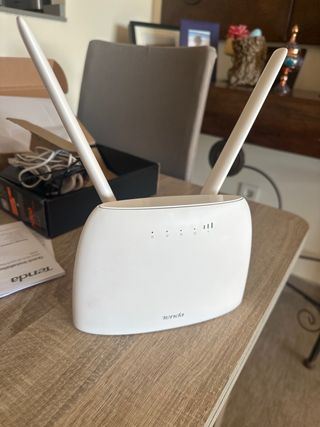 Router Tenda 4G LTE N300 NO NEGOCIABLE. SIN ENVIO.