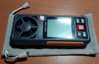 Anemómetro digital portátil