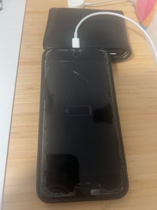 iPhone 7 Plus Negro - pantalla dañada