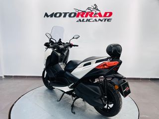 Yamaha XMAX 300