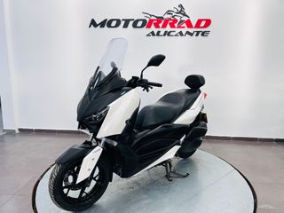 Yamaha XMAX 300