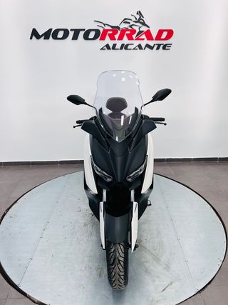 Yamaha XMAX 300
