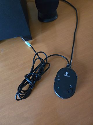 Altavoces subwoofer Logitech X-210