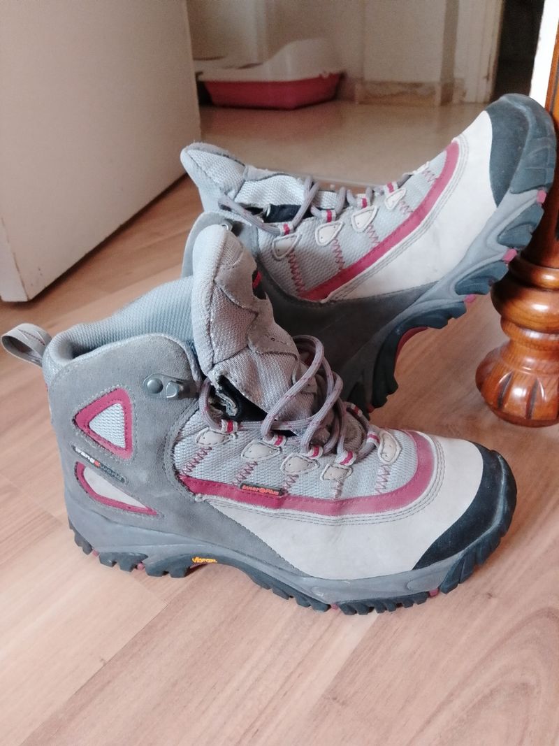 Botes de de segunda mano por 20 EUR en Elda en WALLAPOP