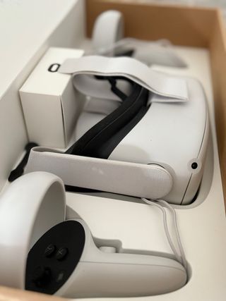 Oculus Quest 2 VR Headset
