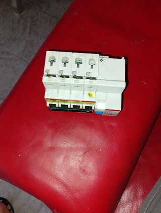 Interruttore magnetotermico ABB DS 654 250A