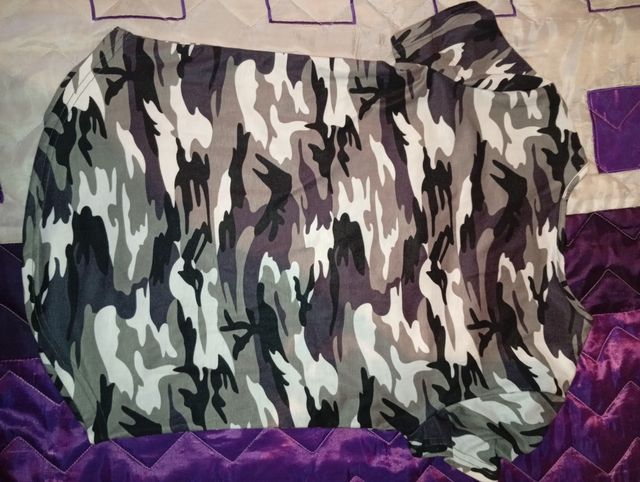 SOLO ENVÍOS  Lote Camisetas camuflaje y lunares