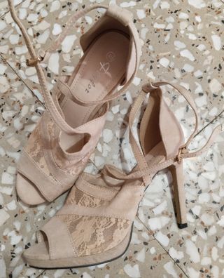 Zapatos tacón beige talla 40