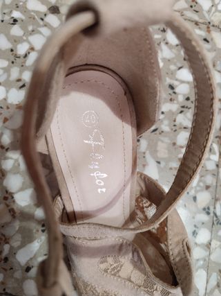 Zapatos tacón beige talla 40