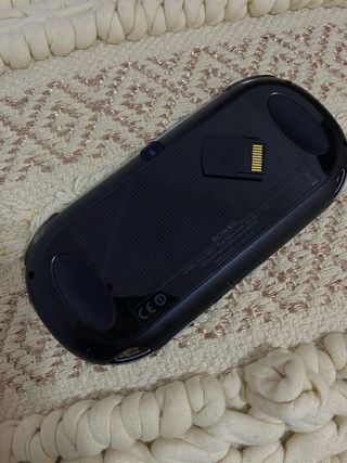 PSVita (PlayStation Vita) PCH-1004 negra