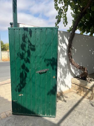 Puerta garaje hierro verde manual 