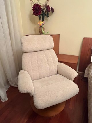 Sillón relax giratorio beige