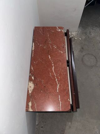 Cómoda Retro Marrón con Mármol en perfecto estado.