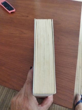 El tiempo entre costuras