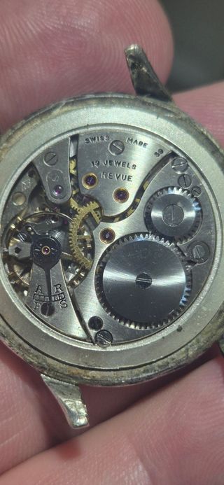 Reloj REVUE