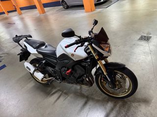 Yamaha FZ8 - Blanca