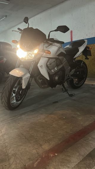 Kawasaki Z750 - Moto