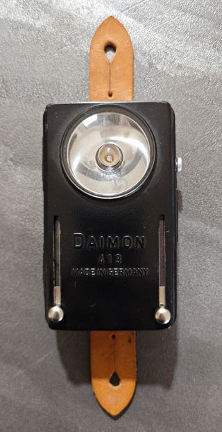 Linterna policial-militar Alemana Daimon 413