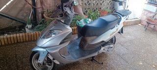 Daelim NS 125 III. Poco uso