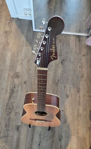 Fender Malibu: Guitarra electroacústica