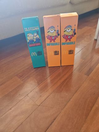 Minions McDonald's Gru4: 3 Cajas con botellas.