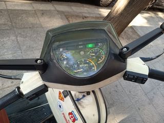 Vespa TX 200: Scooter clásica