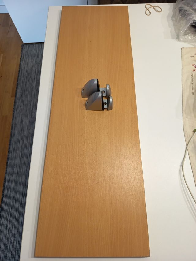 Soportes metal plata y estanteria 80 x 25 cm,